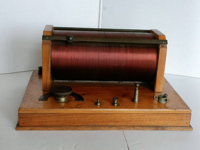 Preview of the first image of Induction coil (1) - Brass, Copper, Wood - 1920s.
