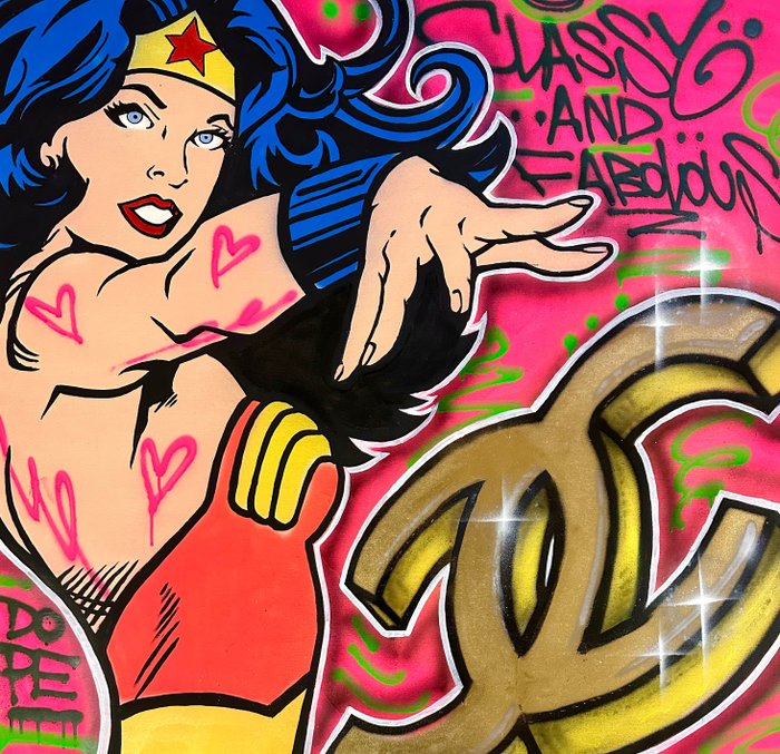 Preview of the first image of Doped Out M (1988) - Wonder Woman x Chanel - Classy and fabolous - gold pink.
