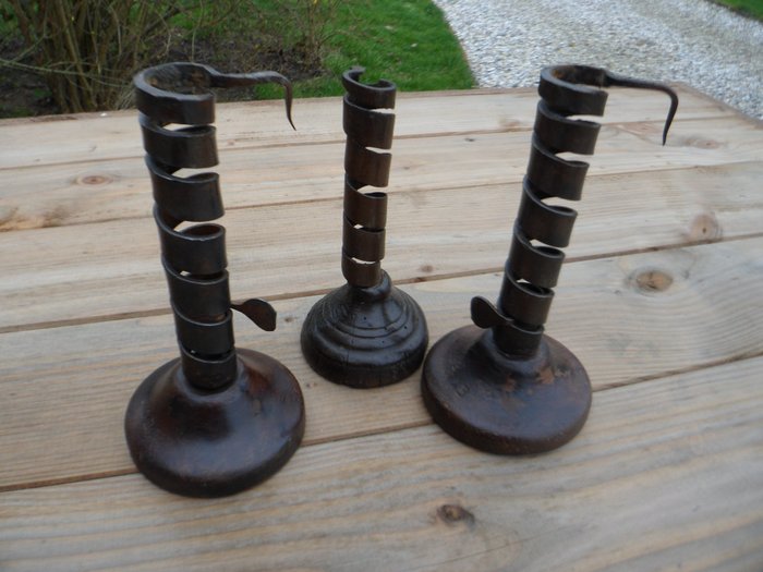 Preview of the first image of Candlestick, cellar rats (3) - Iron (wrought), Wood - 19th century.