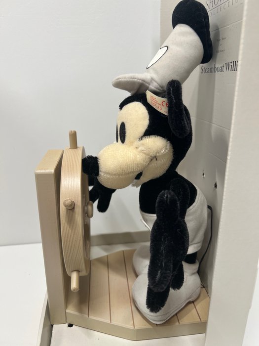 Image 3 of Disney Showcase Collection 05524/10000 - Mickey Mouse as Walt Disney’s Steamboat Willie - 22 cm - (