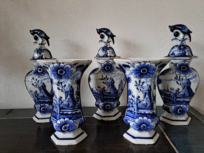 Preview of the first image of Delft, Plateelbakkerij, De Clauw - Vase, cabinet set (5) - Earthenware.