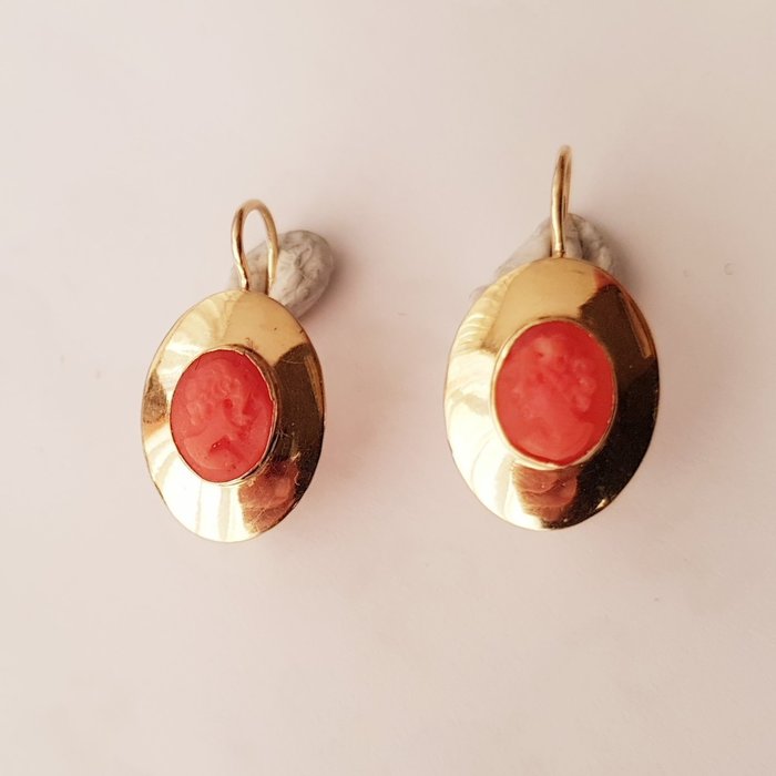 Image 2 of 18 kt. Gold - Earrings Coral