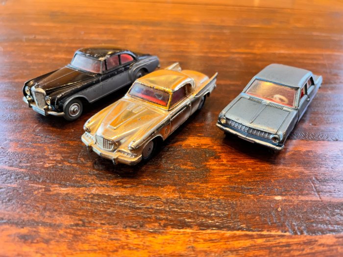 Preview of the first image of Corgi - 1:43 - Studebaker, Bentley, Opel.