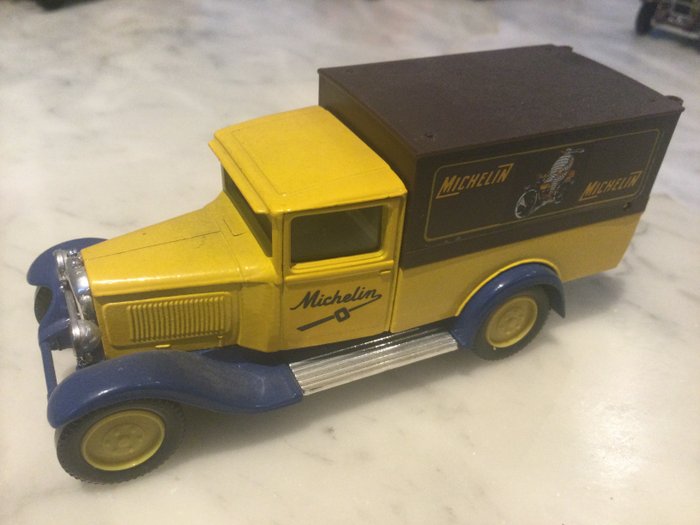 Image 2 of Solido - 1:43 - 7 different pick up and Vans