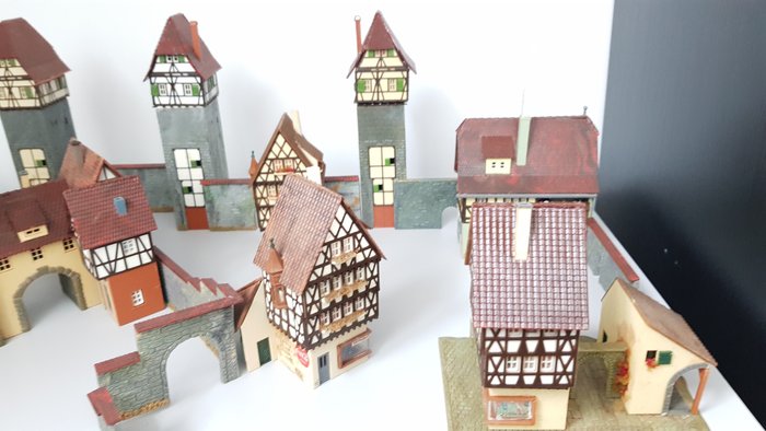 Image 3 of Faller H0 - Scenery - City wall with city gate, towers and city wall houses