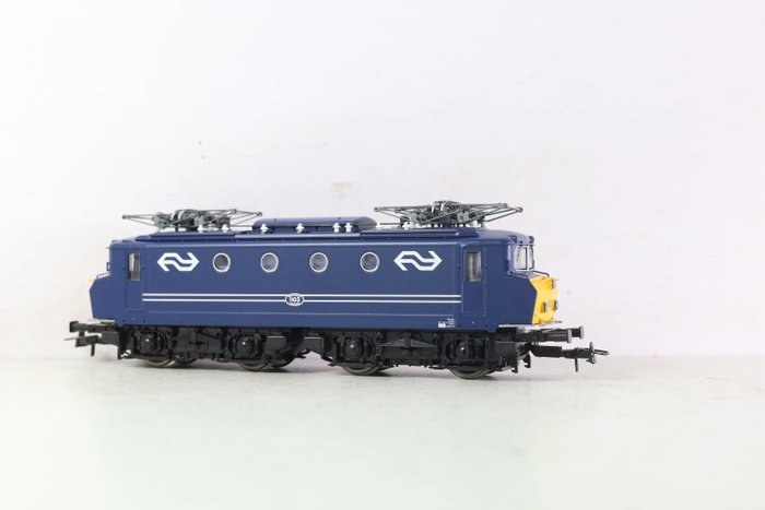 Preview of the first image of Roco H0 - 62581 - Electric locomotive - Series 1100, with crash nose - NS.