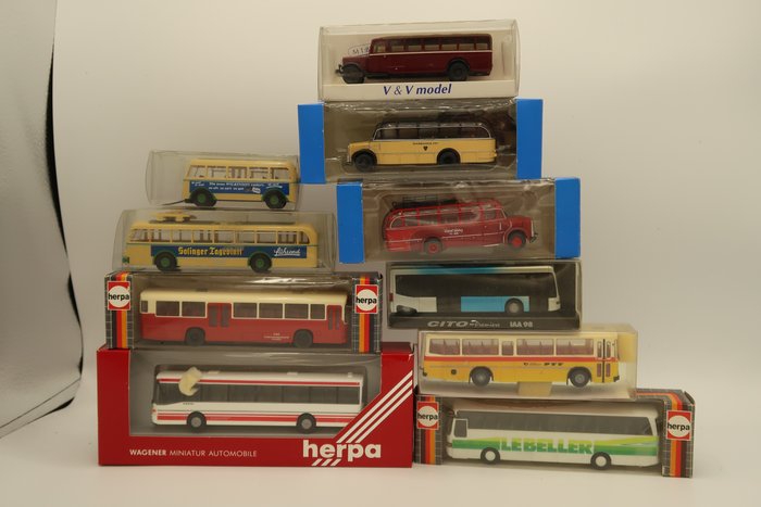 Preview of the first image of Diverse - 1:87 - Verzameling van 10 modellen van bussen waaronder een zeldzaam MB-model van V&V.