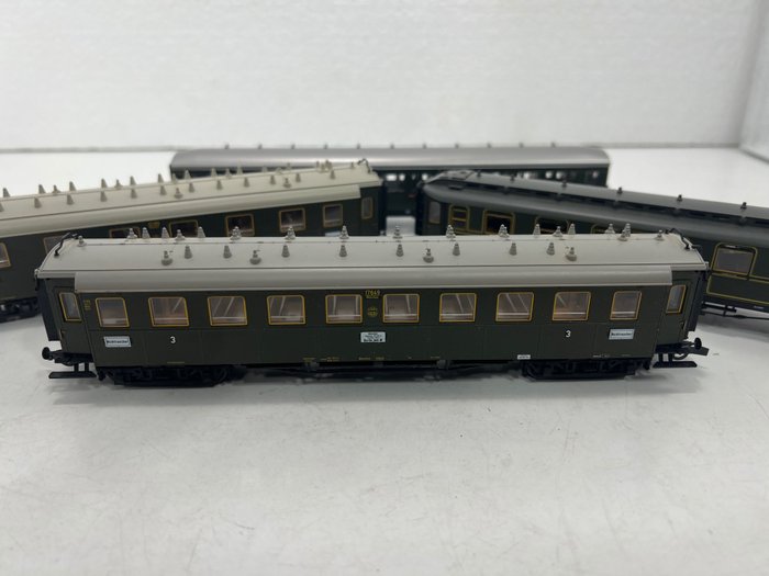 Preview of the first image of Trix H0 - 23765/23766/23320 - Passenger carriage - 4 passenger carriages.