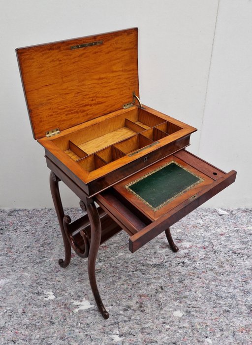 Image 2 of Small desk or work table on beautiful lyre-shaped legs - Mahogany, Mirrored Cuba Mahogany Veneer -