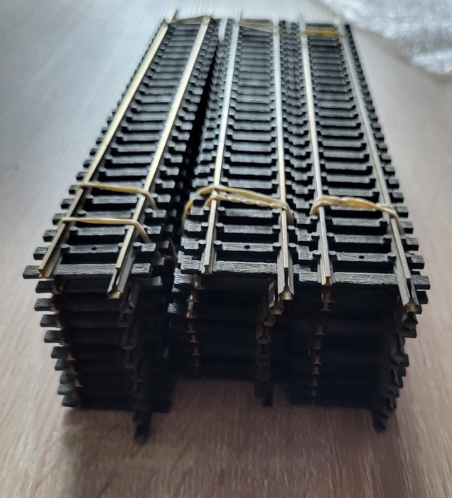 Preview of the first image of Fleischmann H0 - 6001/1700 - Tracks - 51 straight rails.