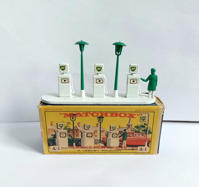 Preview of the first image of Matchbox - 1:64 - A1 Garage Pumps & Sign.