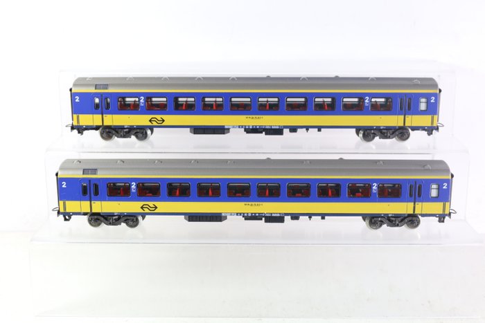 Preview of the first image of Märklin H0 - 4165 - Passenger carriage - 2 carriages 2nd class - NS.