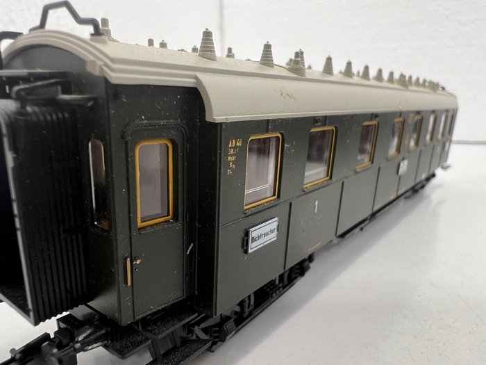 Image 3 of Trix H0 - 23765/23766/23320 - Passenger carriage - 4 passenger carriages