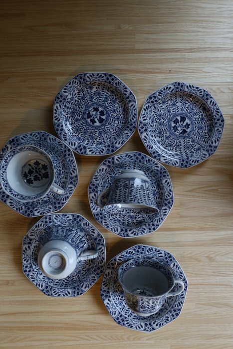Preview of the first image of Regout - Petrus Regout - cups and saucers (10) - Earthenware.