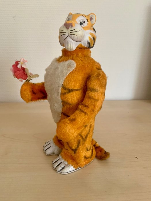 Preview of the first image of Marx - Mechanical Walking Tiger - Wind Up - 1960-1969 - USA.