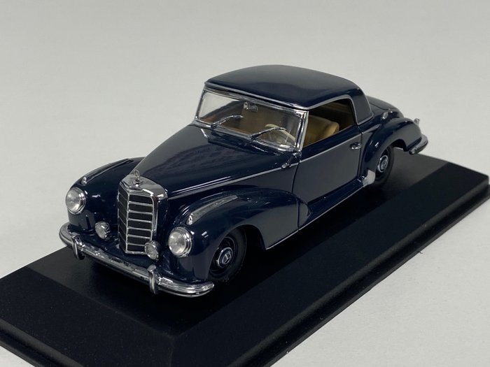 Preview of the first image of MiniChamps - 1:43 - Mercedes Benz 300 S Coupé 1951-1955.