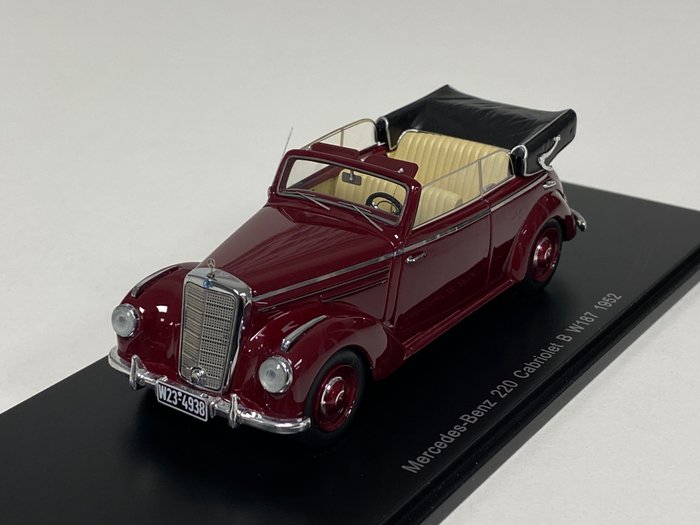 Preview of the first image of Spark - 1:43 - Mercedes Benz 220 Cabriolet B W187 1952.