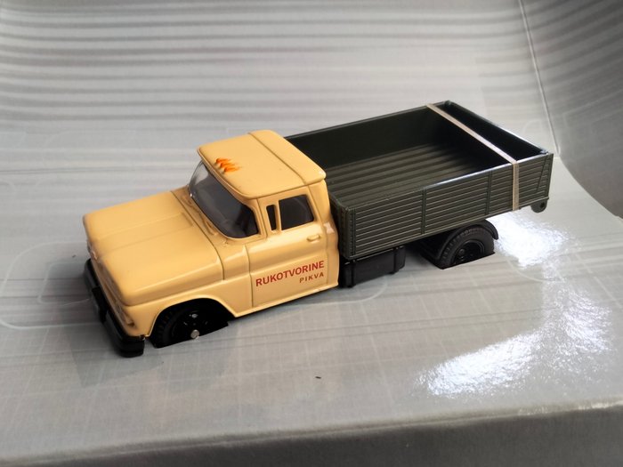 Preview of the first image of Corgi - 1:43 - Chevrolet truck - Truck of James Bond 007 from the movie "From Russia with Love".