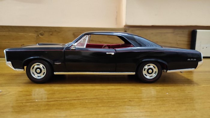 Image 3 of Ertl - 1:18 - Pontiac GTO 1966