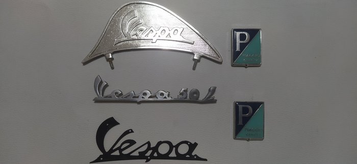 Preview of the first image of Emblem/mascot/badge - Vespa 50 l / altro - Piaggio - 1960-1970.