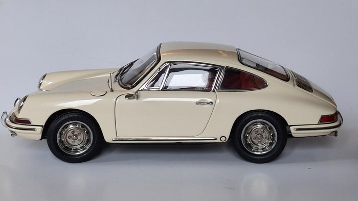 Preview of the first image of CMC - 1:18 - Porsche 901 1964 - M-067C.