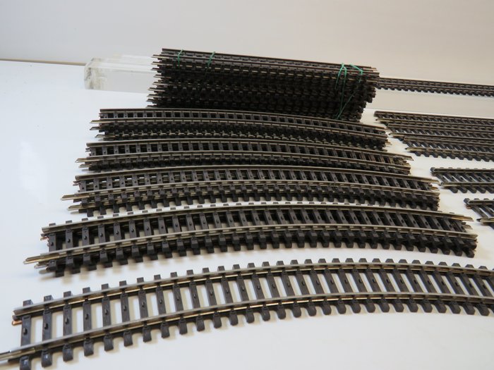 Image 2 of Märklin H0 - 2231/2200/2204/2209/2251 - Tracks - 43 K rails full profile and electric uncoupler