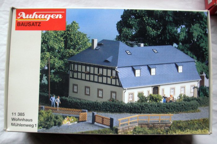 Image 3 of Auhagen H0 - 11330 / 11354 / 11385 / 4/01 - Attachments - 4 model kit buildings