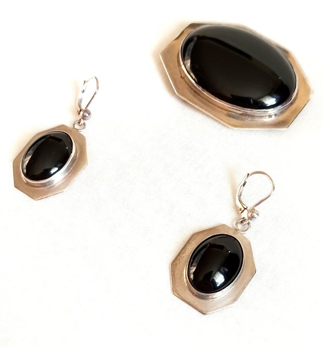 Preview of the first image of Vee Kee - 800 Silver - Brooch, Earrings, Pendant Onyx.