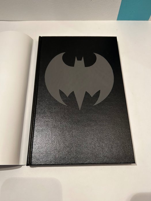 Image 3 of Batman - The Dark Knight Returns FRANK MILLER SIGNED LTD EDITION #414/4000 - Hardcover - (1986)