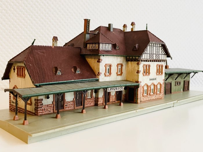 Image 3 of Faller, Supercolor H0 - Scenery - Station, freight station, signal boxes