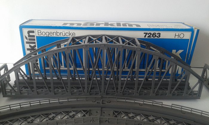 Image 3 of Märklin H0 - 7262/7263/7267/7252/7253 - Attachments - 18-part plastic bridges K+M rails