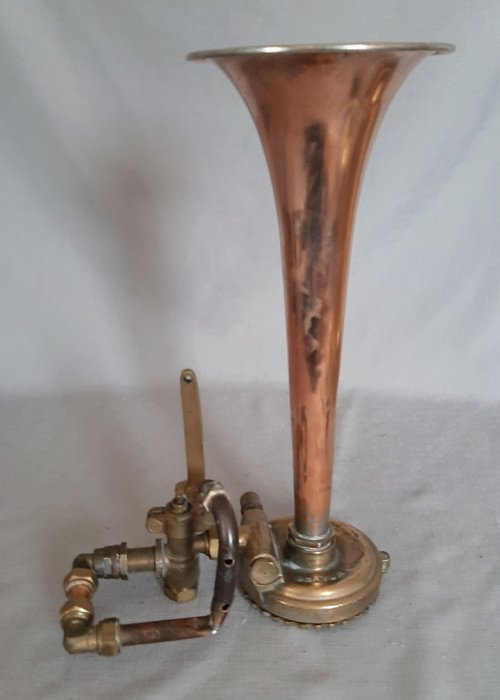 Preview of the first image of Large old ship horn / air horn - Brass, Bronze, Copper - Mid 20th century.