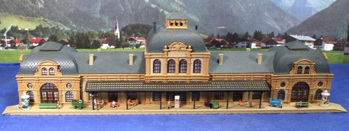 Image 2 of Kibri, Vollmer N - Scenery - Baden Baden station, 11 covered platforms, figures and accessories