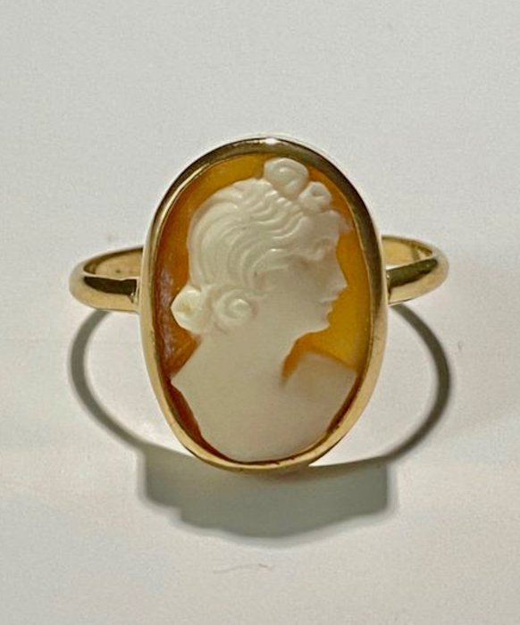 Preview of the first image of 18 kt. Yellow gold - Ring - cameo.