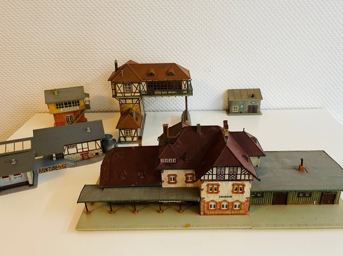 Preview of the first image of Faller, Supercolor H0 - Scenery - Station, freight station, signal boxes.