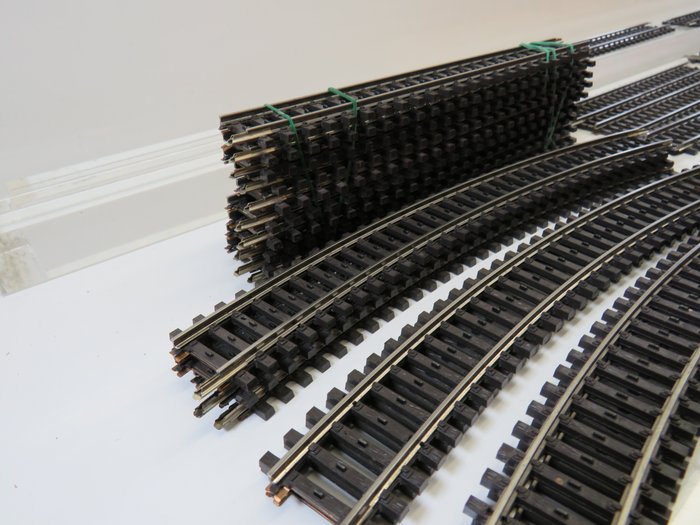 Image 3 of Märklin H0 - 2231/2200/2204/2209/2251 - Tracks - 43 K rails full profile and electric uncoupler