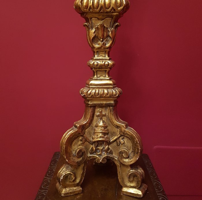 Image 2 of Sacred Art Antiques - Ancient liturgical torch in wood and gold leaf (1) - Wood - Early 20th centur