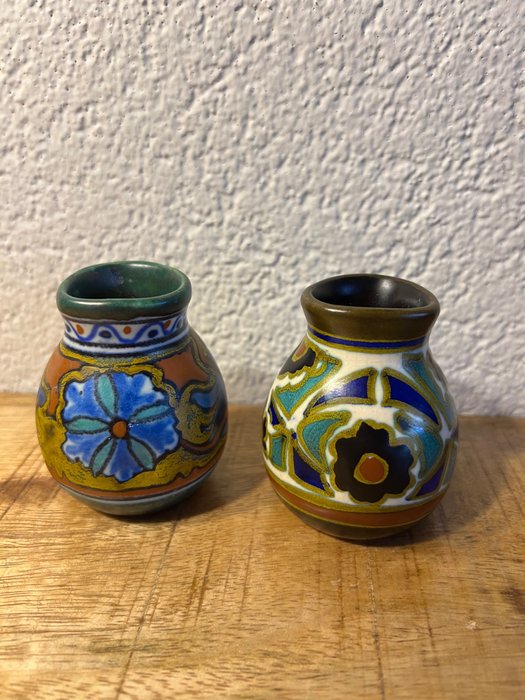 Preview of the first image of Plateelbakkerij Zuid-Holland - Vase (2).