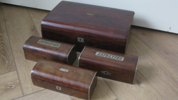 Preview of the first image of boxes/boxes (4) - Wood - Late 19th century.