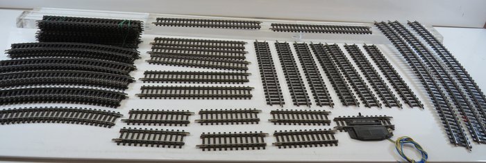 Preview of the first image of Märklin H0 - 2231/2200/2204/2209/2251 - Tracks - 43 K rails full profile and electric uncoupler.