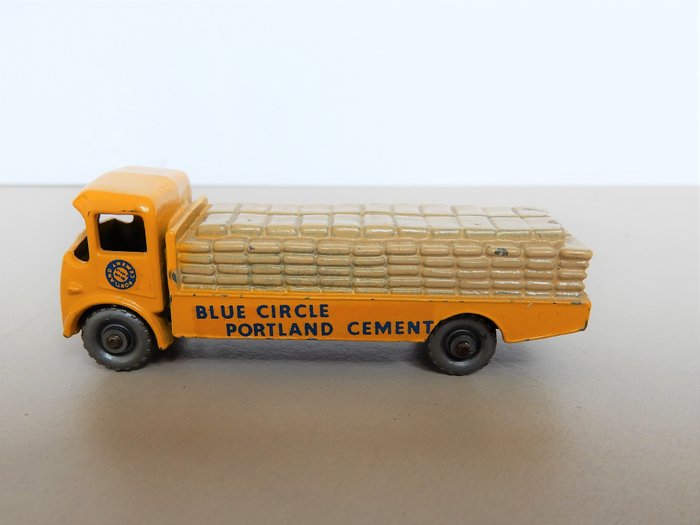Preview of the first image of Matchbox - 1:64 - nr. 51A Moko Lesney Albion.