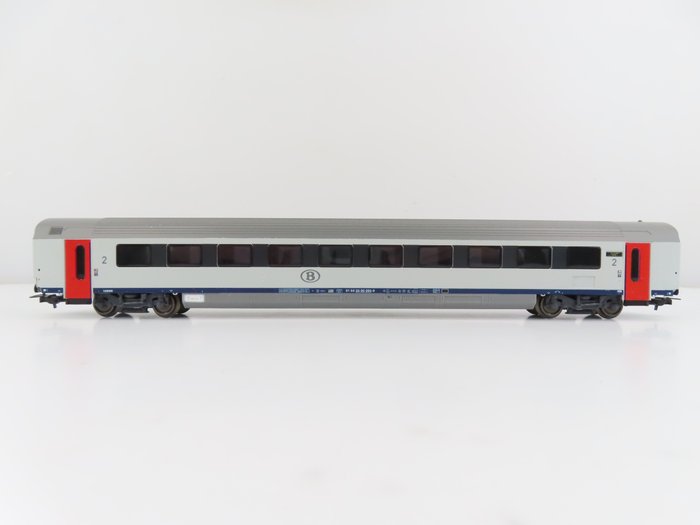 Preview of the first image of L.S.Models H0 - 12046 - Passenger carriage - 1 x 4-axle express train passenger car, 2nd class - NM.