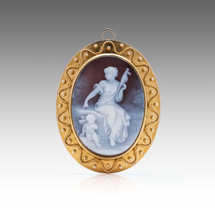 Preview of the first image of Carved Sardonyx Cameo - 15 kt. - Brooch.