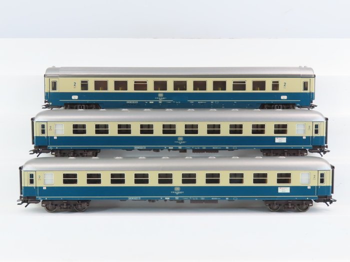 Preview of the first image of Märklin H0 - 42994 - Passenger carriage set - 3-part carriage set 'Sudwind' express train carriages.