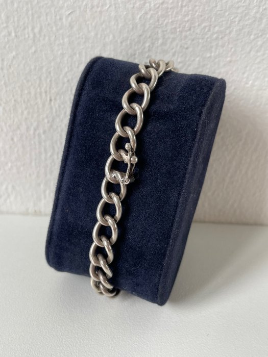 Preview of the first image of Silver - Bracelet.