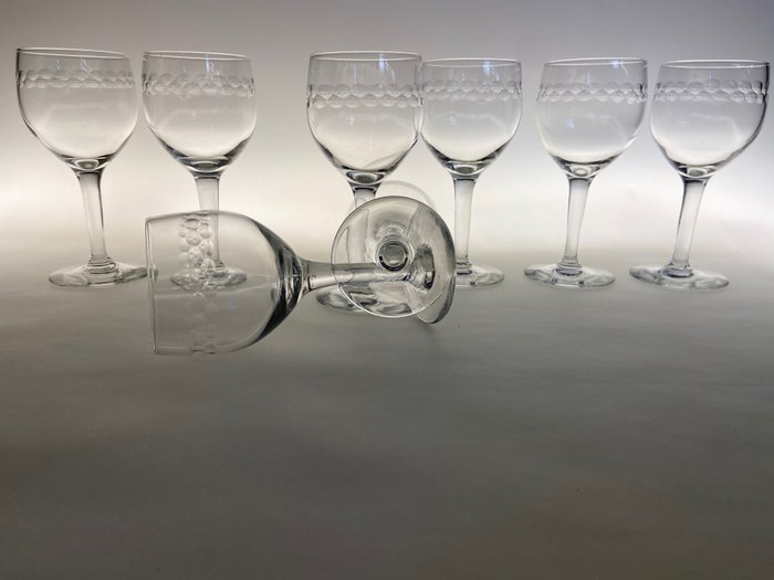 Image 3 of Baccarat - Wine glasses (8) - Glass, Half crystal
