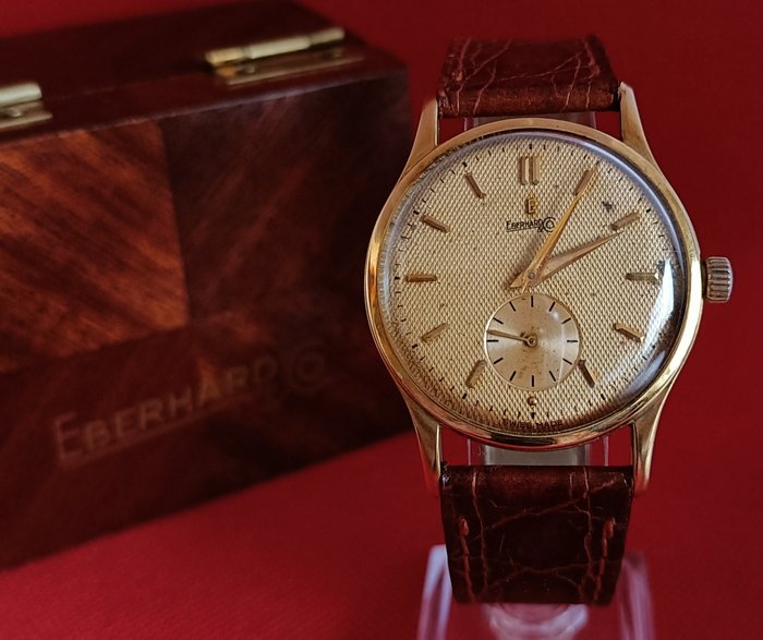 Preview of the first image of Eberhard & Co. - 18k Yellow gold Sub Seconds - Men - 1950-1959.