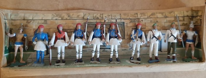 Image 2 of Aohna Athena Greece - Figure 10x Soldati Greci diverse epoche in display originale - 1970-1979 - Gr
