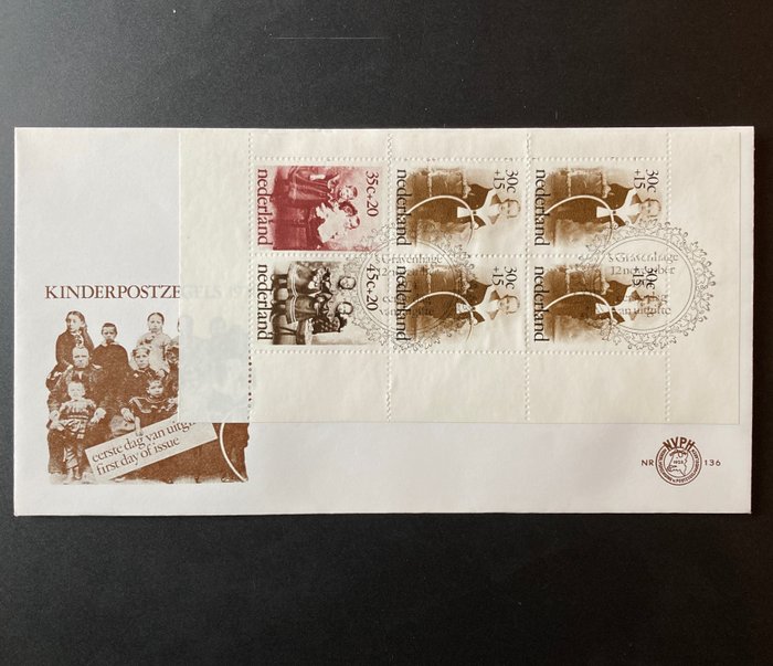 Preview of the first image of Netherlands 1974 - FDC children’s aid block with variety: vignette without yellow print - NVPH E136.