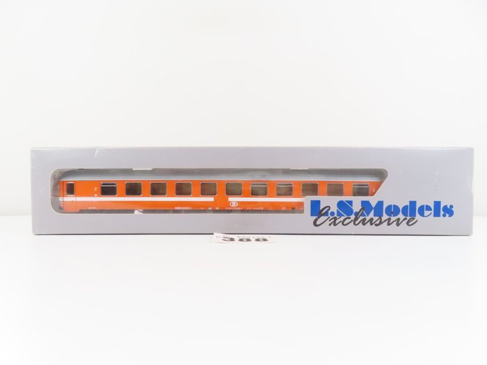 Image 3 of L.S.Models H0 - 12016 - Passenger carriage - 4-axle express train passenger car, 2nd class - NMBS